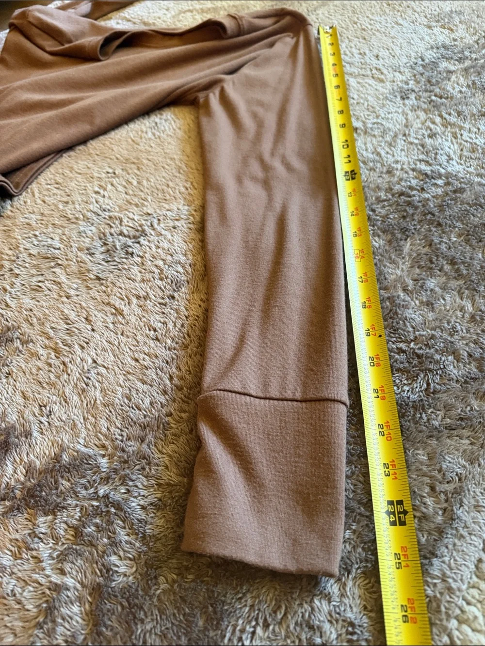 👚 Cotton Long Sleeve Thumb Hole Top — Camo Brown — Sz L / NWOT / Q
